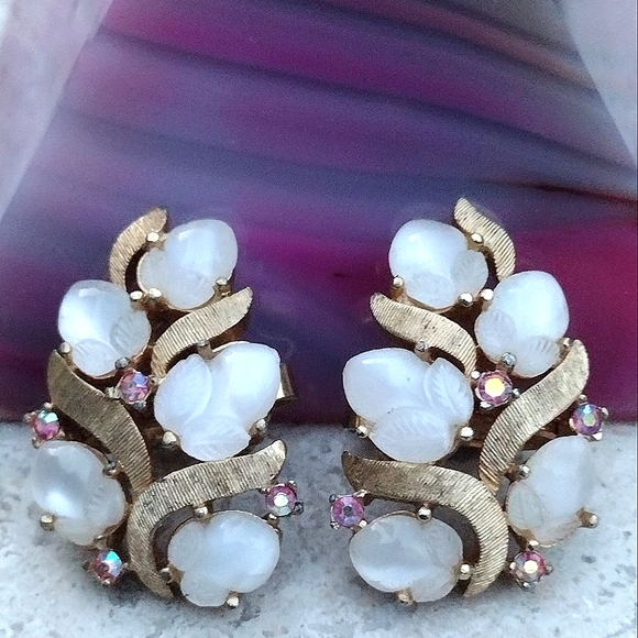 Valtallica's Vintage Jewelry - 1960s ALFRED PHILIPPE Crown Trifari Moonstone Glass Fruit Salad Earrings